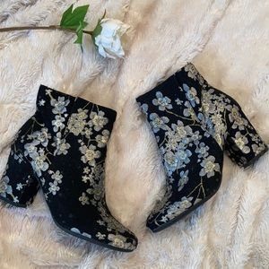 Karl Lagerfield Booties